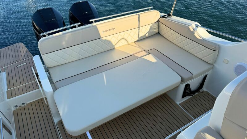 QUICKSILVER 875 SUNDECK 